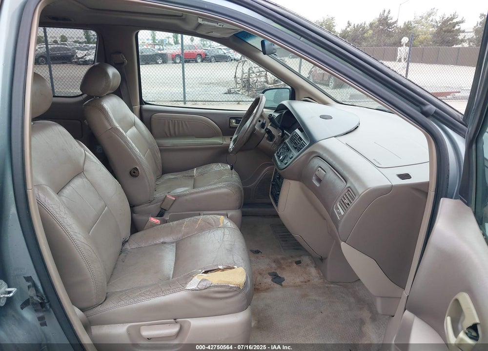 2000 TOYOTA SIENNA XLE VIN: 4T3ZF13C1YU267771