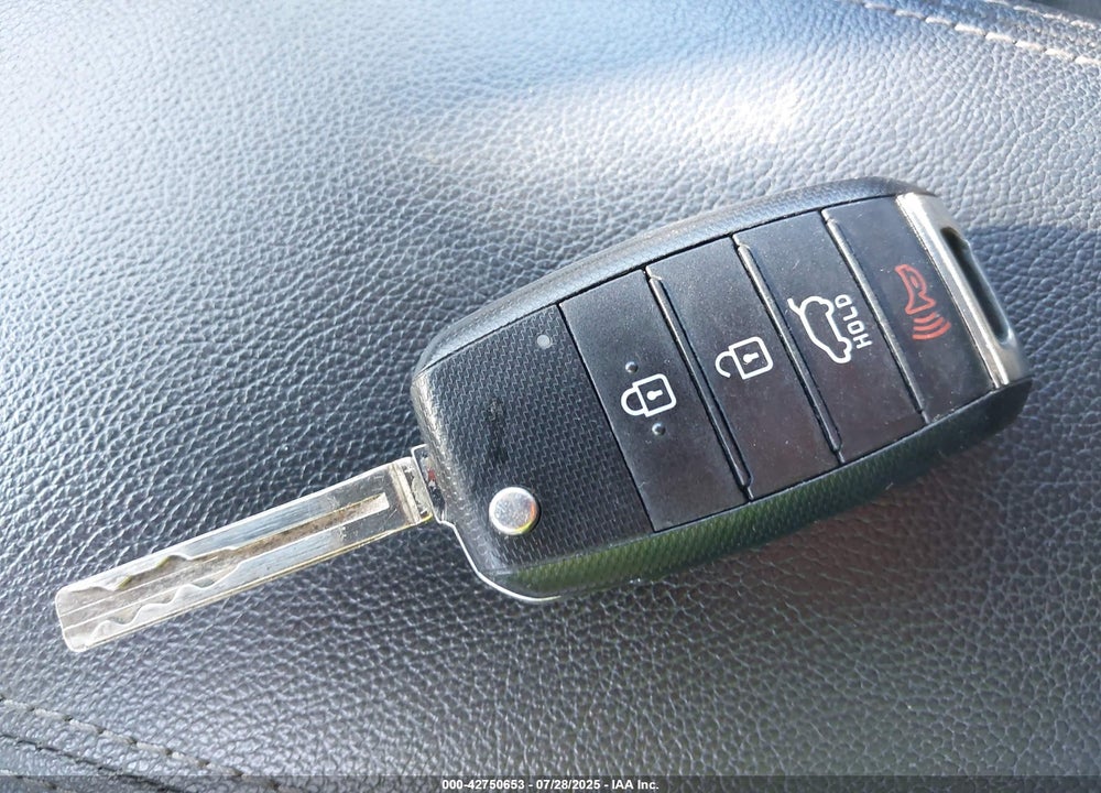 2020 KIA SPORTAGE VIN: KNDPMCAC5L7812953