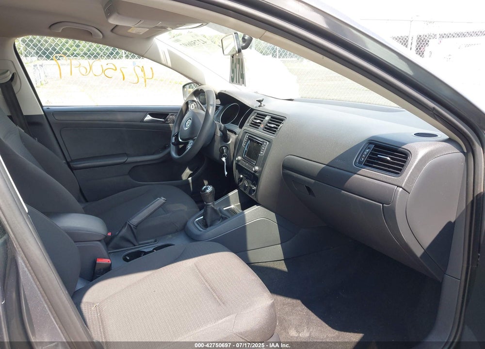 2016 VOLKSWAGEN JETTA VIN: 3VW167AJ2GM281757