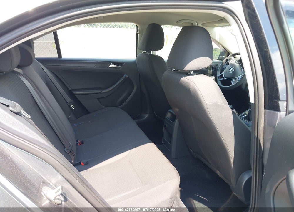 2016 VOLKSWAGEN JETTA VIN: 3VW167AJ2GM281757