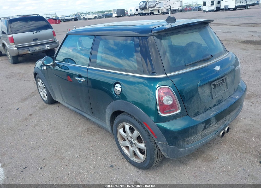 2009 MINI COOPER S VIN: WMWMF73599TW83678