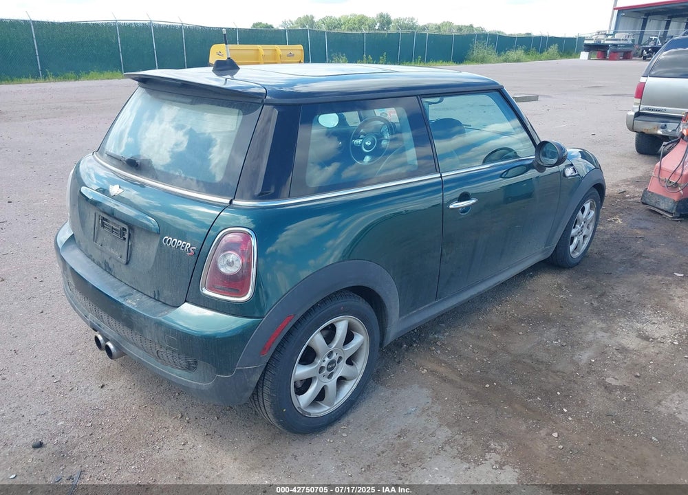 2009 MINI COOPER S VIN: WMWMF73599TW83678