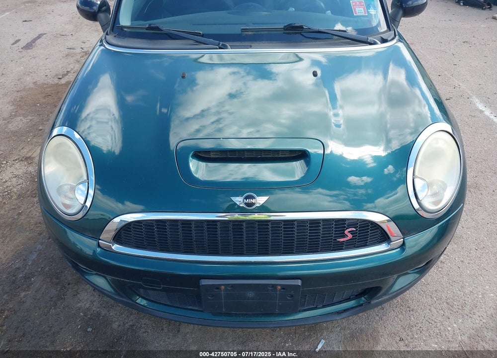 2009 MINI COOPER S VIN: WMWMF73599TW83678