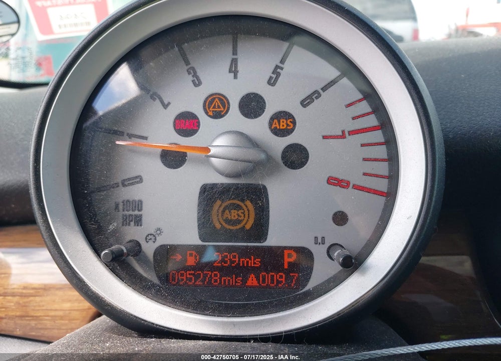 2009 MINI COOPER S VIN: WMWMF73599TW83678