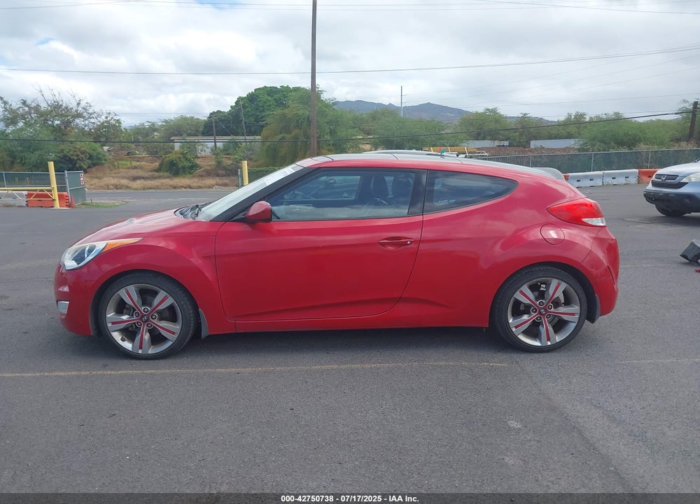 2013 HYUNDAI VELOSTER VIN: KMHTC6AD5DU172902
