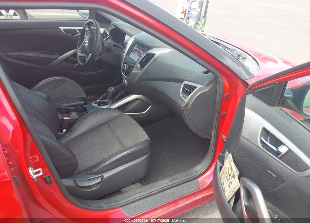 2013 HYUNDAI VELOSTER VIN: KMHTC6AD5DU172902