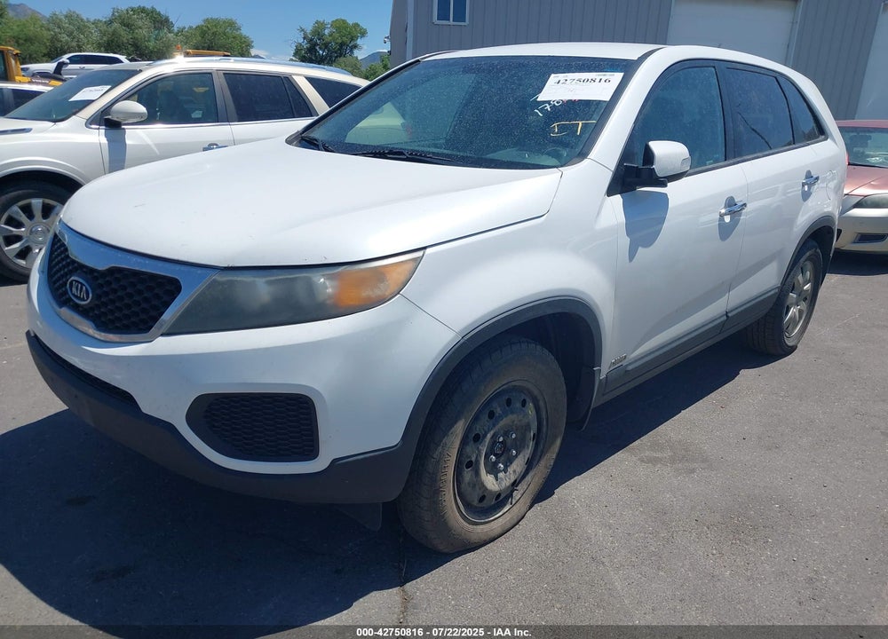 2011 KIA SORENTO LX VIN: 5XYKTCA19BG178687