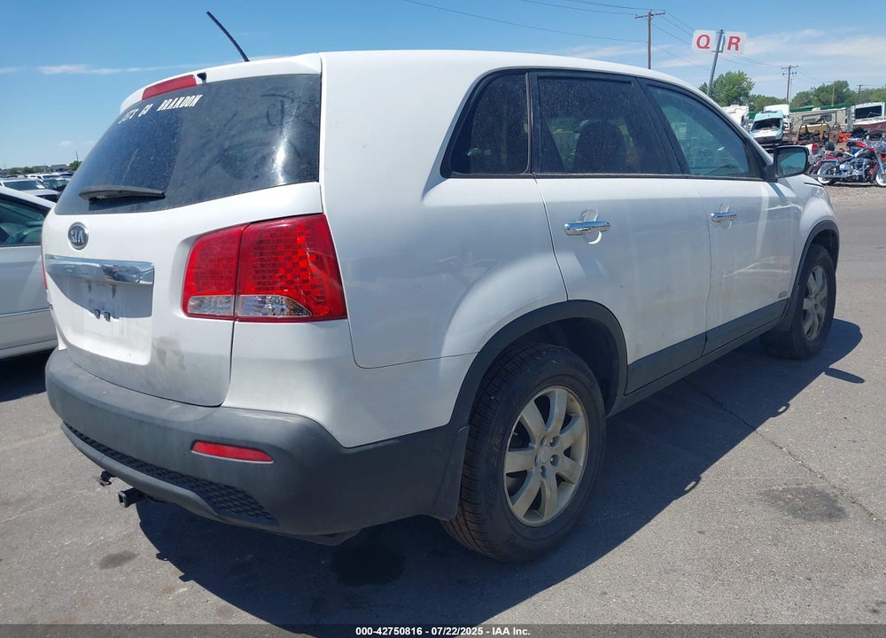 2011 KIA SORENTO LX VIN: 5XYKTCA19BG178687