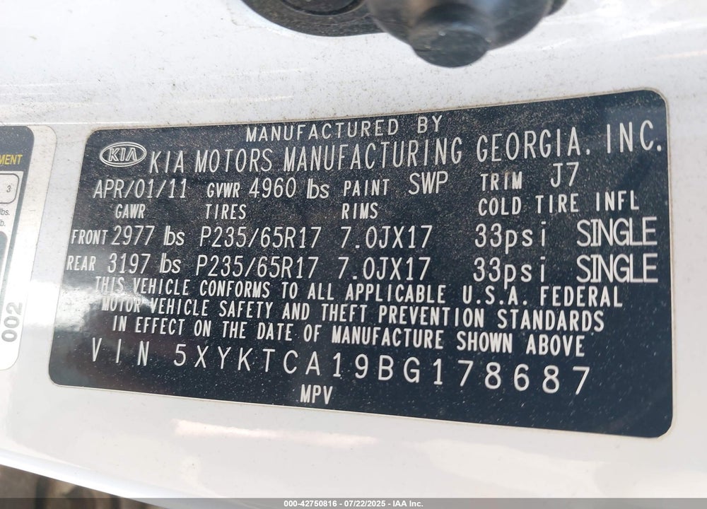 2011 KIA SORENTO LX VIN: 5XYKTCA19BG178687