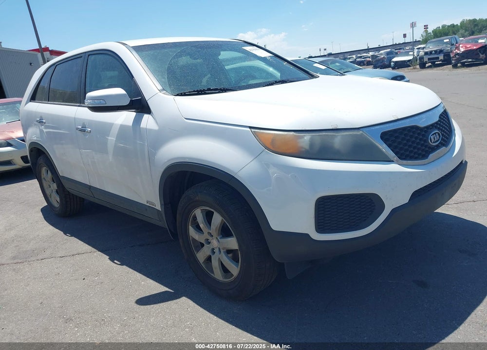 2011 KIA SORENTO LX VIN: 5XYKTCA19BG178687