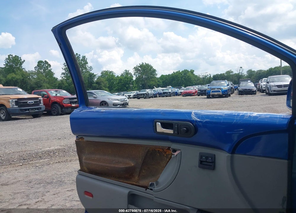2005 VOLKSWAGEN NEW BEETLE GL VIN: 3VWBK31C75M404329