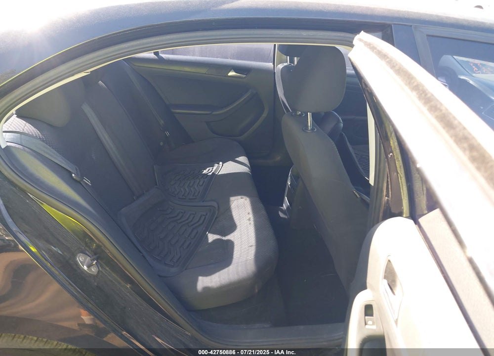 2014 VOLKSWAGEN JETTA VIN: 3VW2K7AJ4EM443496