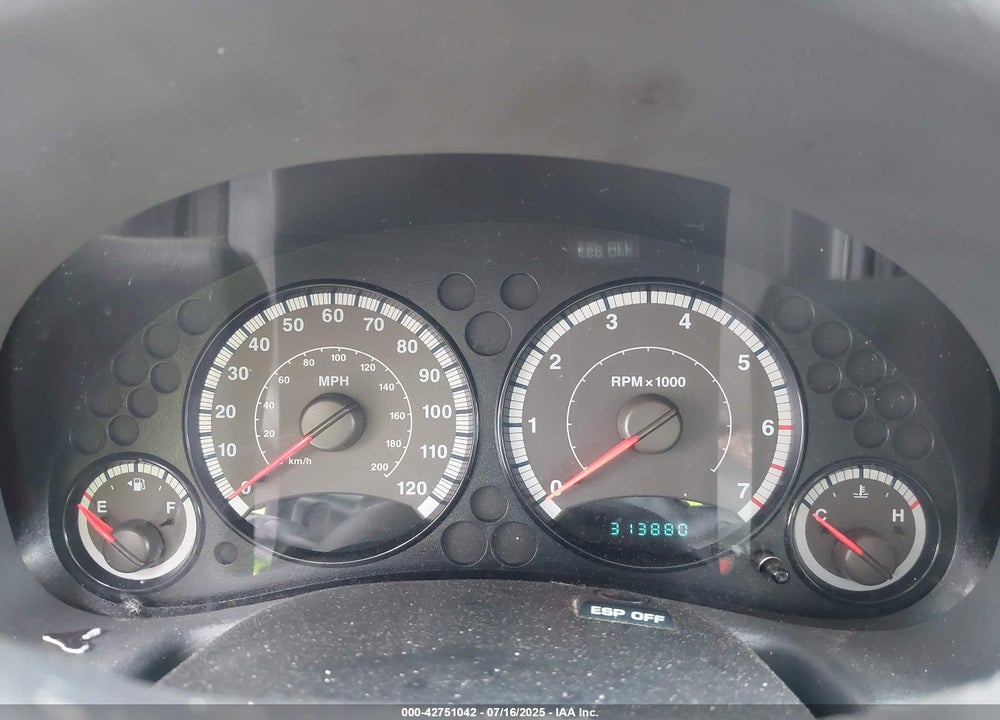 2006 JEEP LIBERTY VIN: 1J4GL48K56W102560