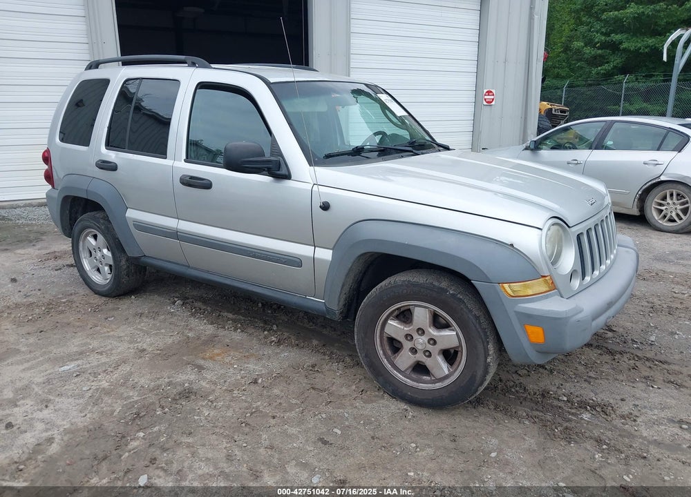 2006 JEEP LIBERTY VIN: 1J4GL48K56W102560