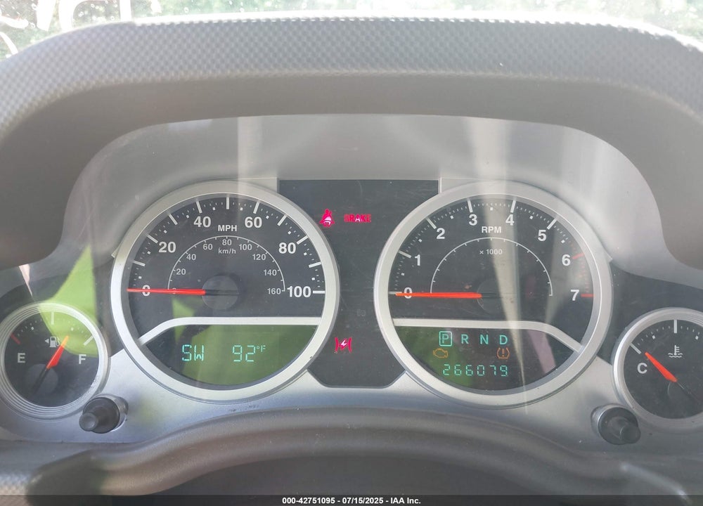 2010 JEEP WRANGLER / VIN: 1J4AA5D16AL110711