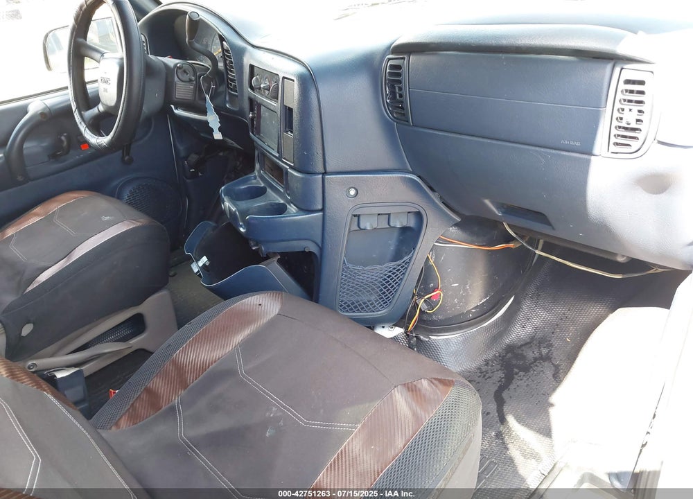 2000 GMC SAFARI STANDARD VIN: 1GTDM19WXYB501934