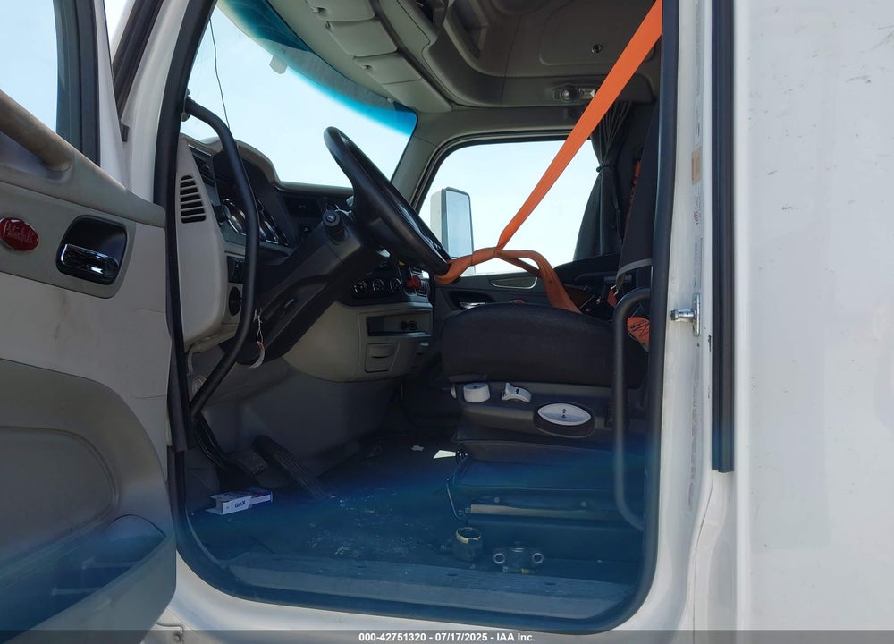 2020 PETERBILT 579 VIN: 1XPBDP9X8LD689108