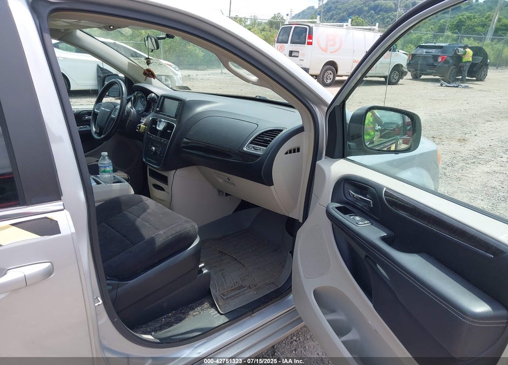 2011 CHRYSLER TOWN & COUNTRY TOURING VIN: 2A4RR5DG0BR714263