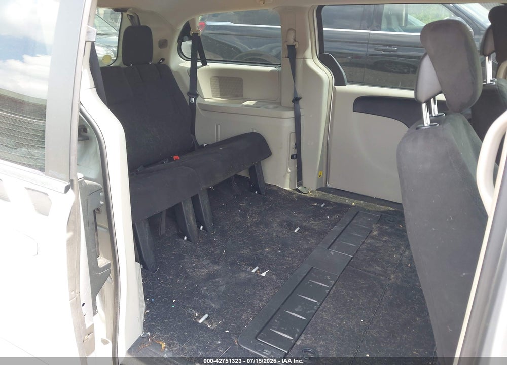 2011 CHRYSLER TOWN & COUNTRY TOURING VIN: 2A4RR5DG0BR714263