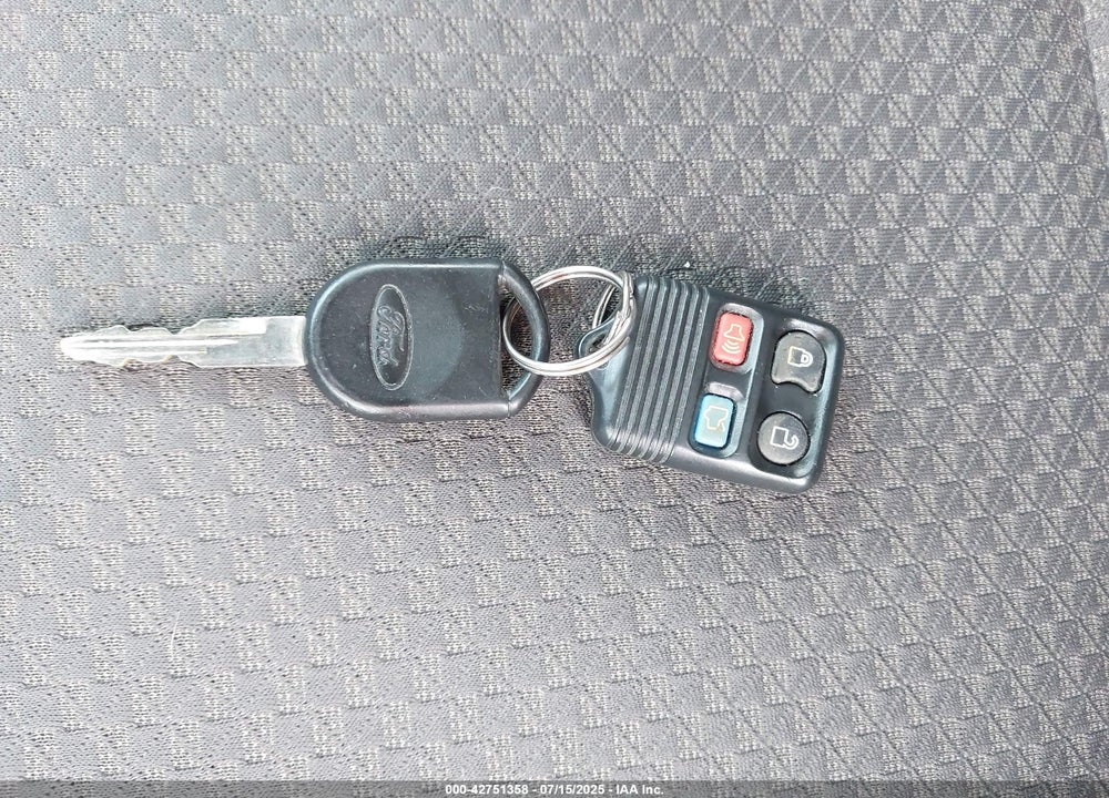 2007 FORD FOCUS S/SE/SES VIN: 1FAHP37N57W225464
