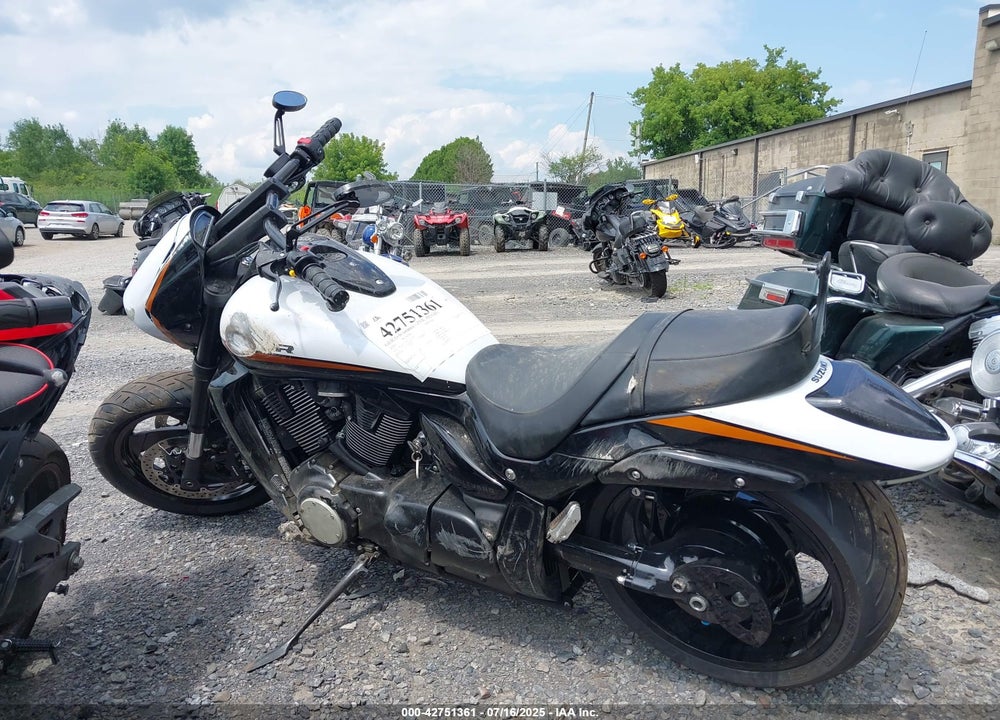 2020 SUZUKI VZR1800 VIN: JS1VY53A3L7100292