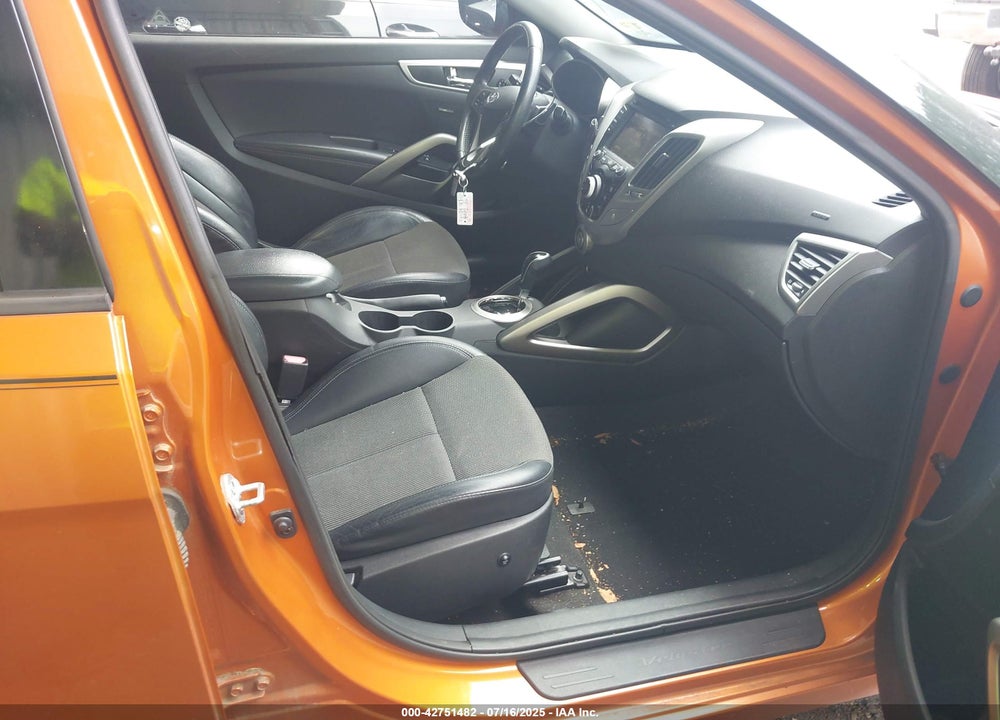 2013 HYUNDAI VELOSTER VIN: KMHTC6AD8DU122639