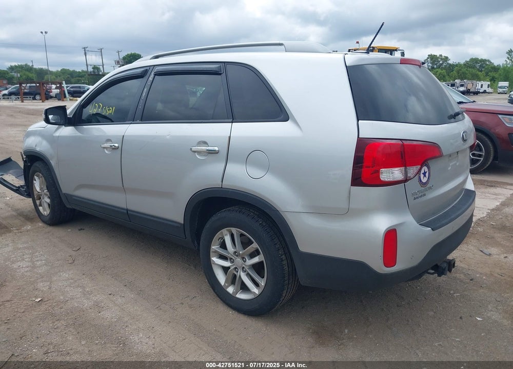2015 KIA SORENTO VIN: 5XYKT3A69FG620286