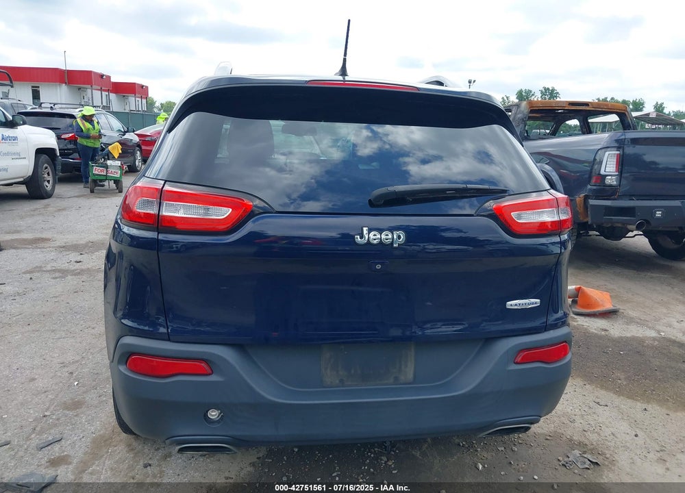 2015 JEEP CHEROKEE VIN: 1C4PJLCS3FW507684