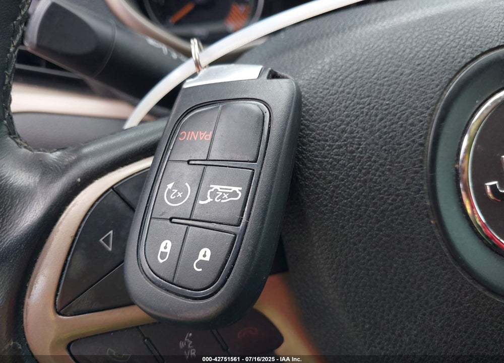 2015 JEEP CHEROKEE VIN: 1C4PJLCS3FW507684