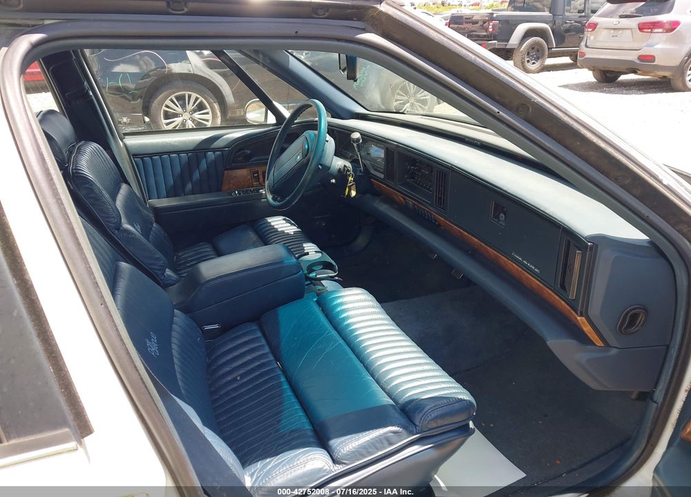 1993 BUICK PARK AVENUE VIN: 1G4CW53L4P1636905