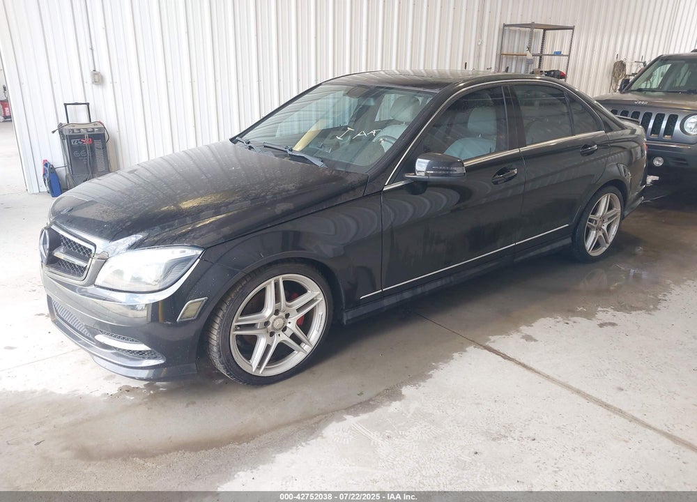 2011 MERCEDES-BENZ C CLASS VIN: WDDGF8BB0BR144632