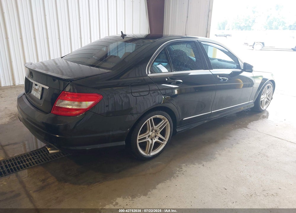 2011 MERCEDES-BENZ C CLASS VIN: WDDGF8BB0BR144632