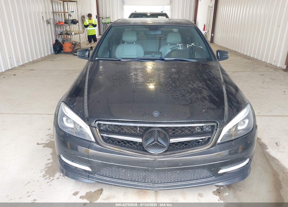 2011 MERCEDES-BENZ C CLASS VIN: WDDGF8BB0BR144632