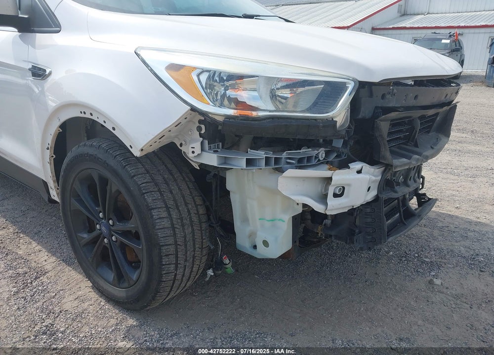 2017 FORD ESCAPE SE VIN: 1FMCU9GD9HUA90134