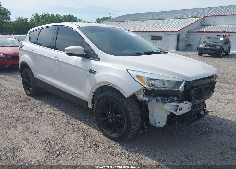2017 FORD ESCAPE SE VIN: 1FMCU9GD9HUA90134