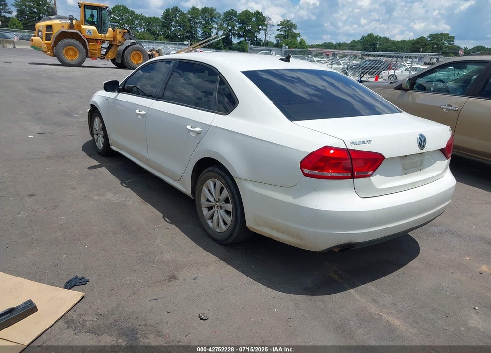 2014 VOLKSWAGEN PASSAT VIN: 1VWAT7A34EC101221
