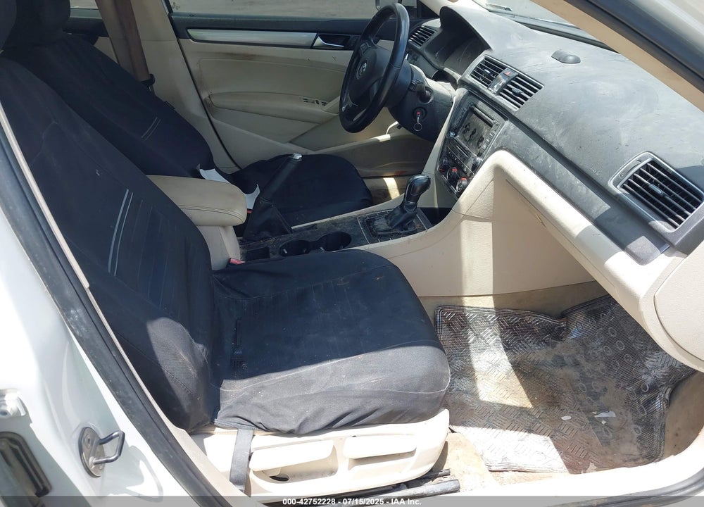 2014 VOLKSWAGEN PASSAT VIN: 1VWAT7A34EC101221