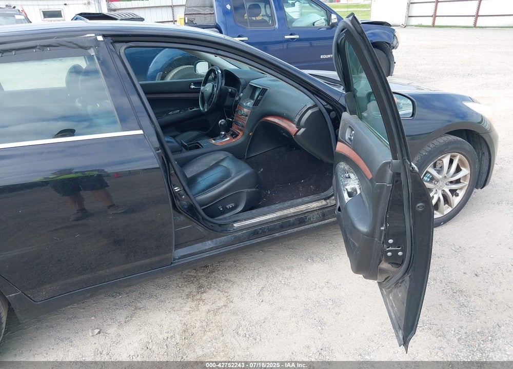 2008 INFINITI G35X VIN: JNKBV61F88M254588