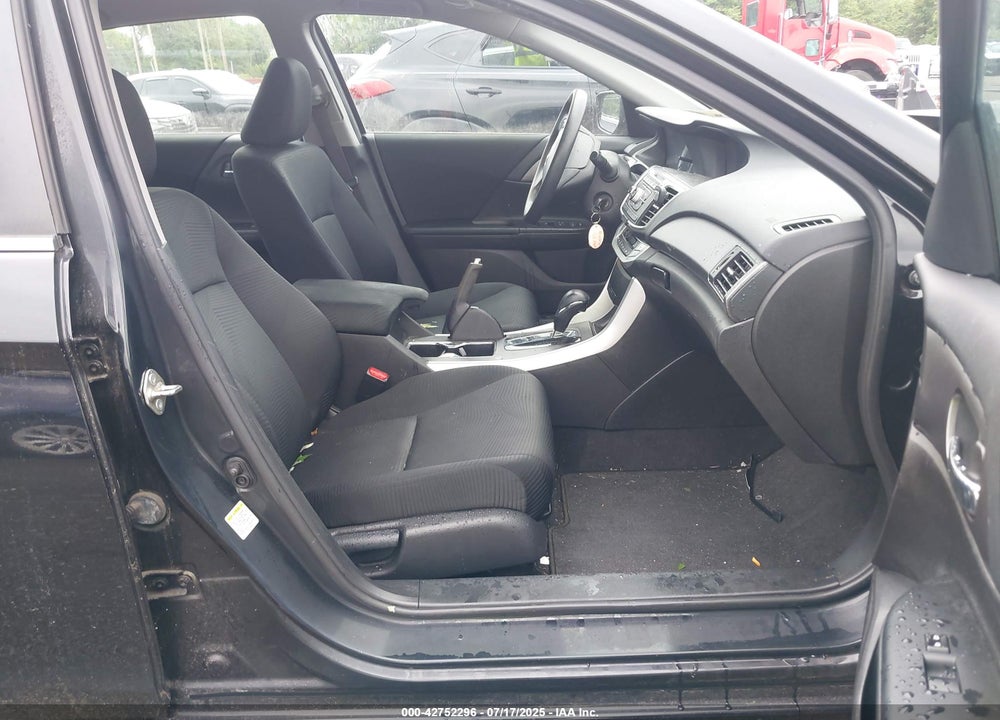 2015 HONDA ACCORD VIN: 1HGCR2F38FA075310