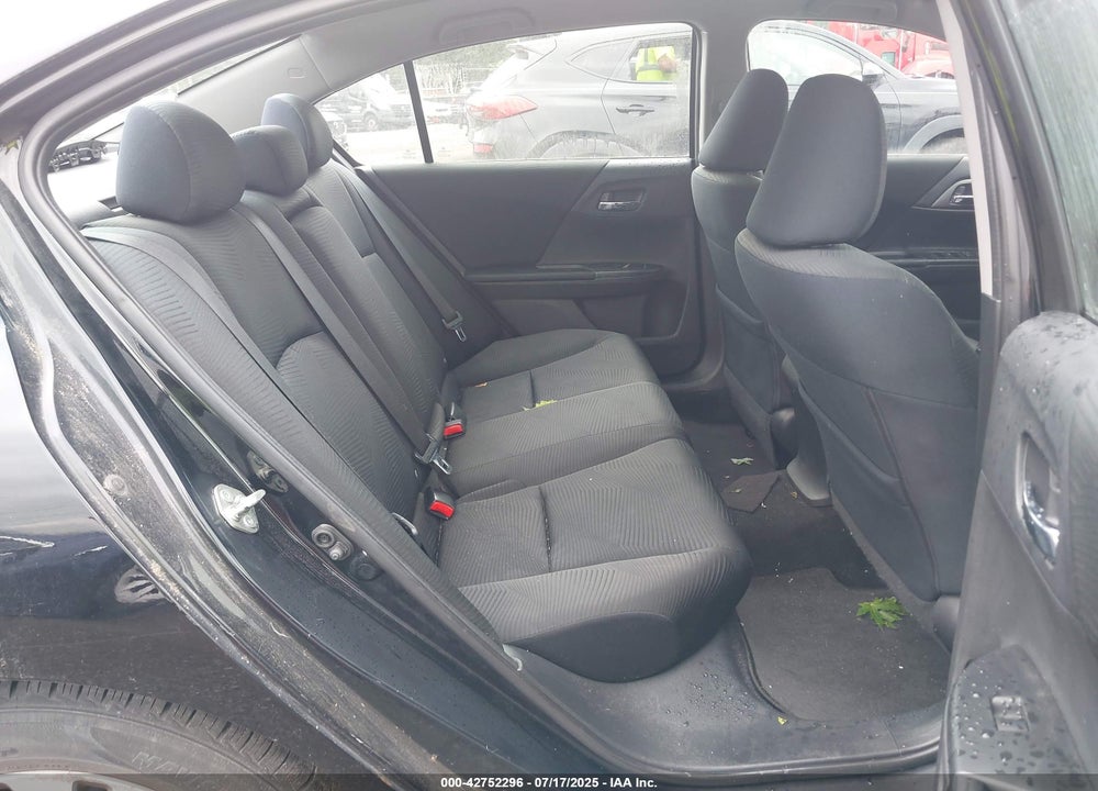 2015 HONDA ACCORD VIN: 1HGCR2F38FA075310