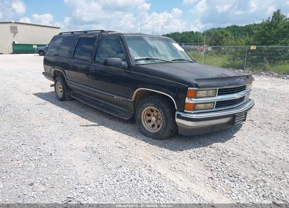 1996 CHEVROLET SUBURBAN C1500 VIN: 3GNEC16R3TG120004