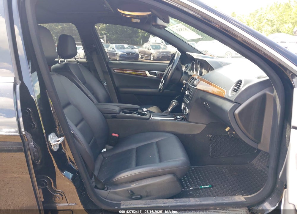 2013 MERCEDES-BENZ C 300 VIN: WDDGF8AB9DR275448