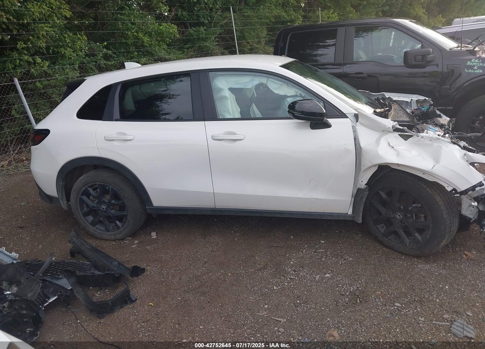 2025 HONDA HR-V VIN: 3CZRZ2H57SM724545