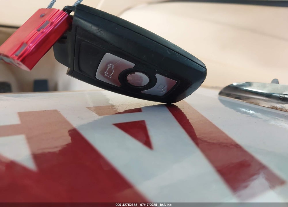 2013 BMW 3 SERIES VIN: WBA3B1C54DK129838