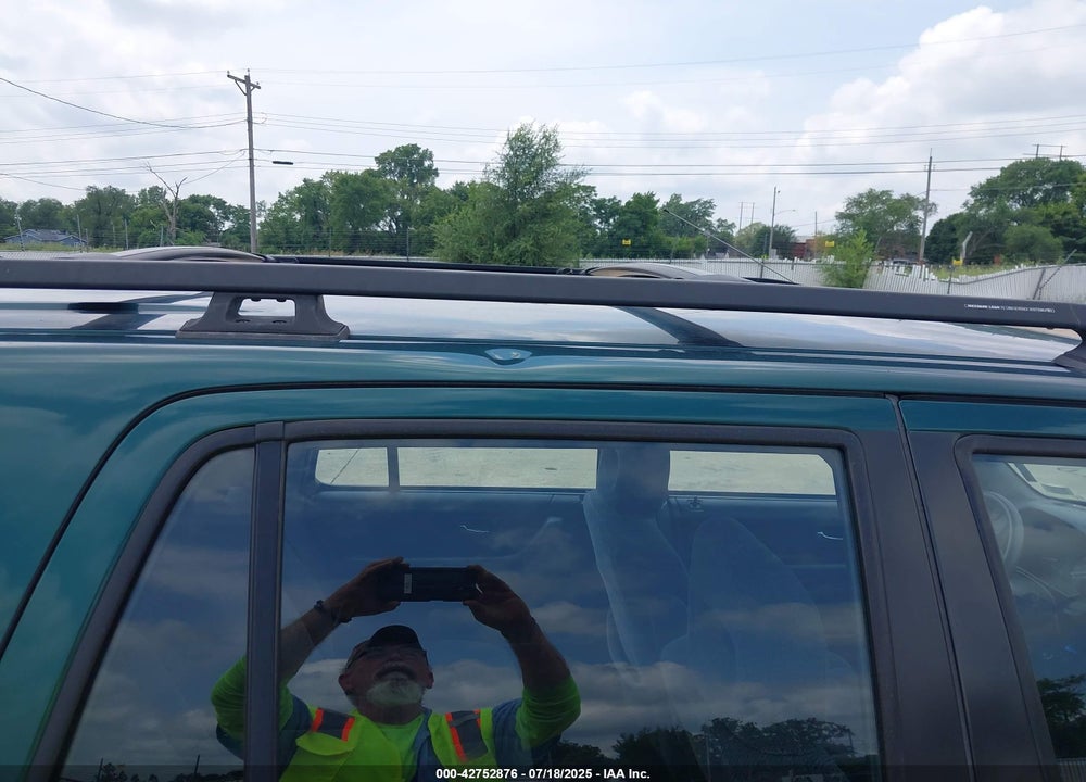 1999 HONDA CR-V EX VIN: JHLRD1866XC045899