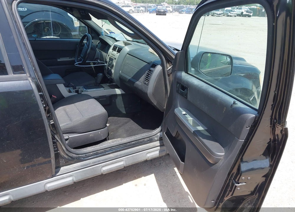 2011 FORD ESCAPE VIN: 1FMCU0D74BKC03520