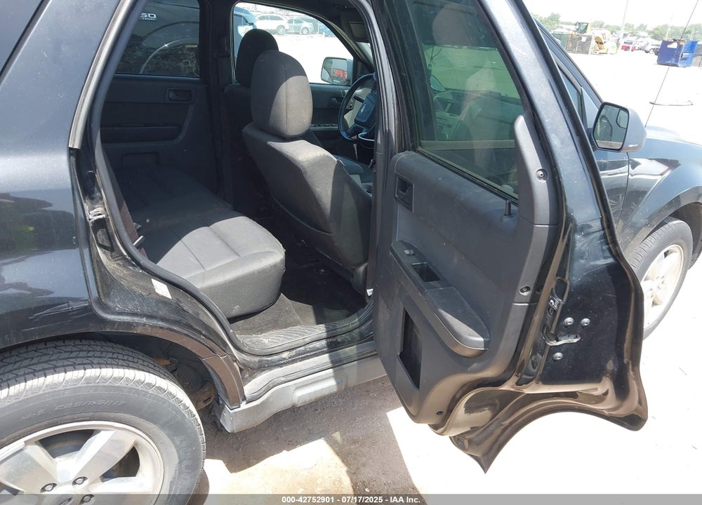 2011 FORD ESCAPE VIN: 1FMCU0D74BKC03520
