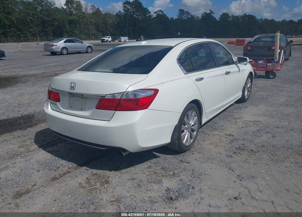 2013 HONDA ACCORD VIN: 1HGCR2F89DA231105