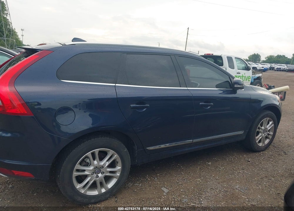 2015 VOLVO XC60 VIN: YV4612RK1F2704872