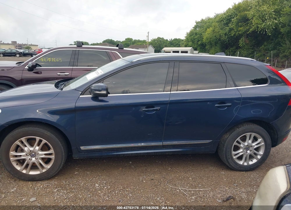 2015 VOLVO XC60 VIN: YV4612RK1F2704872